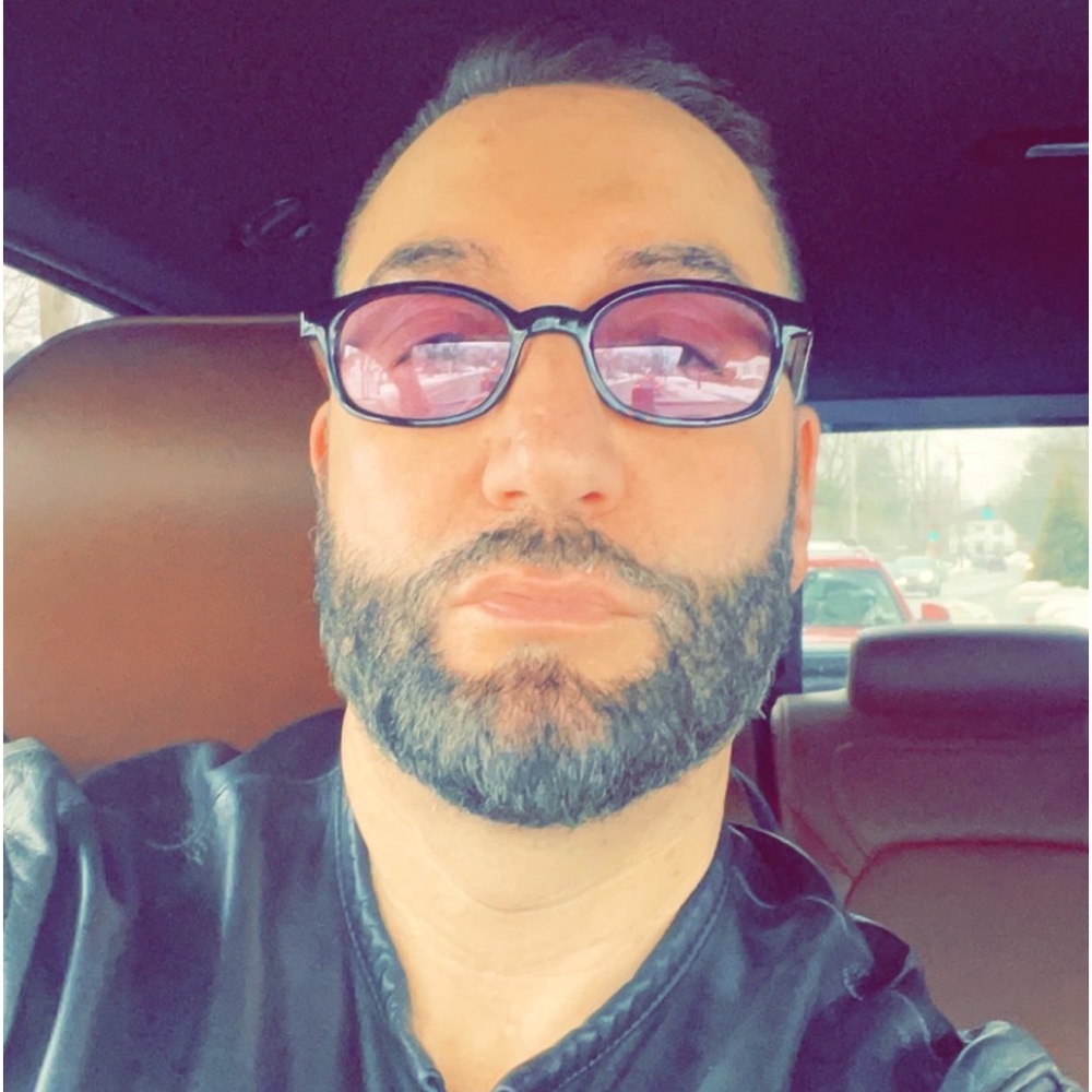Meet your Posher, Gio